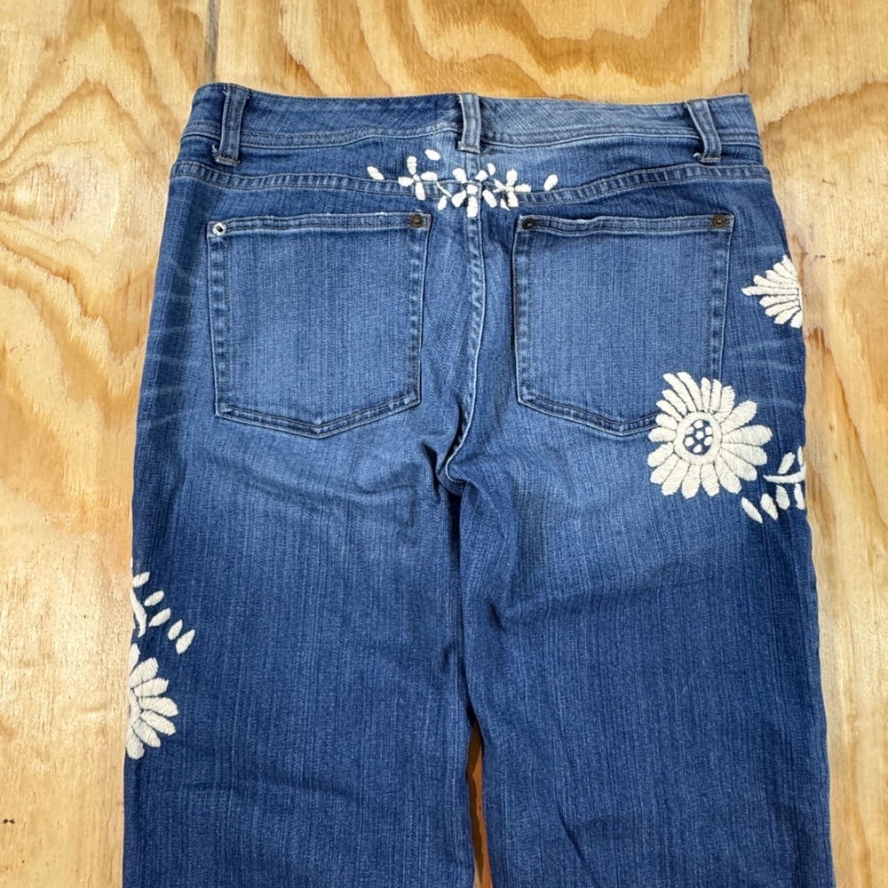 White House Black Market Floral Embroidered Flare Jeans Size 8 Boho Whimsical - Picture 7 of 7